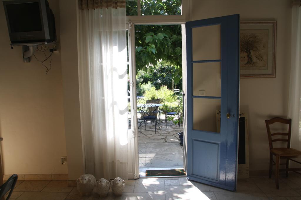 Bed and Breakfast Aux Pots Bleus Nissan-lez-Enserune Exteriér fotografie